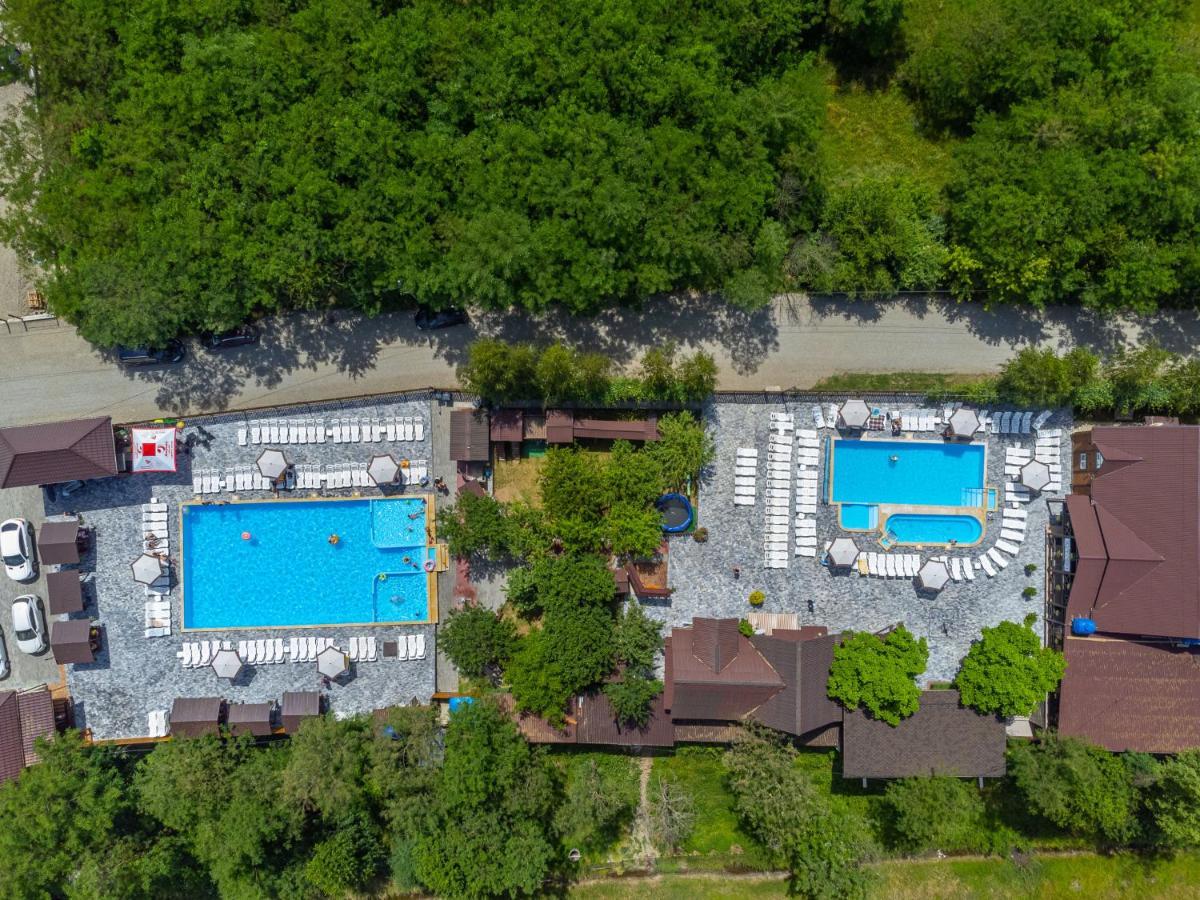 Astoria Hotel Solotvyno Buitenkant foto