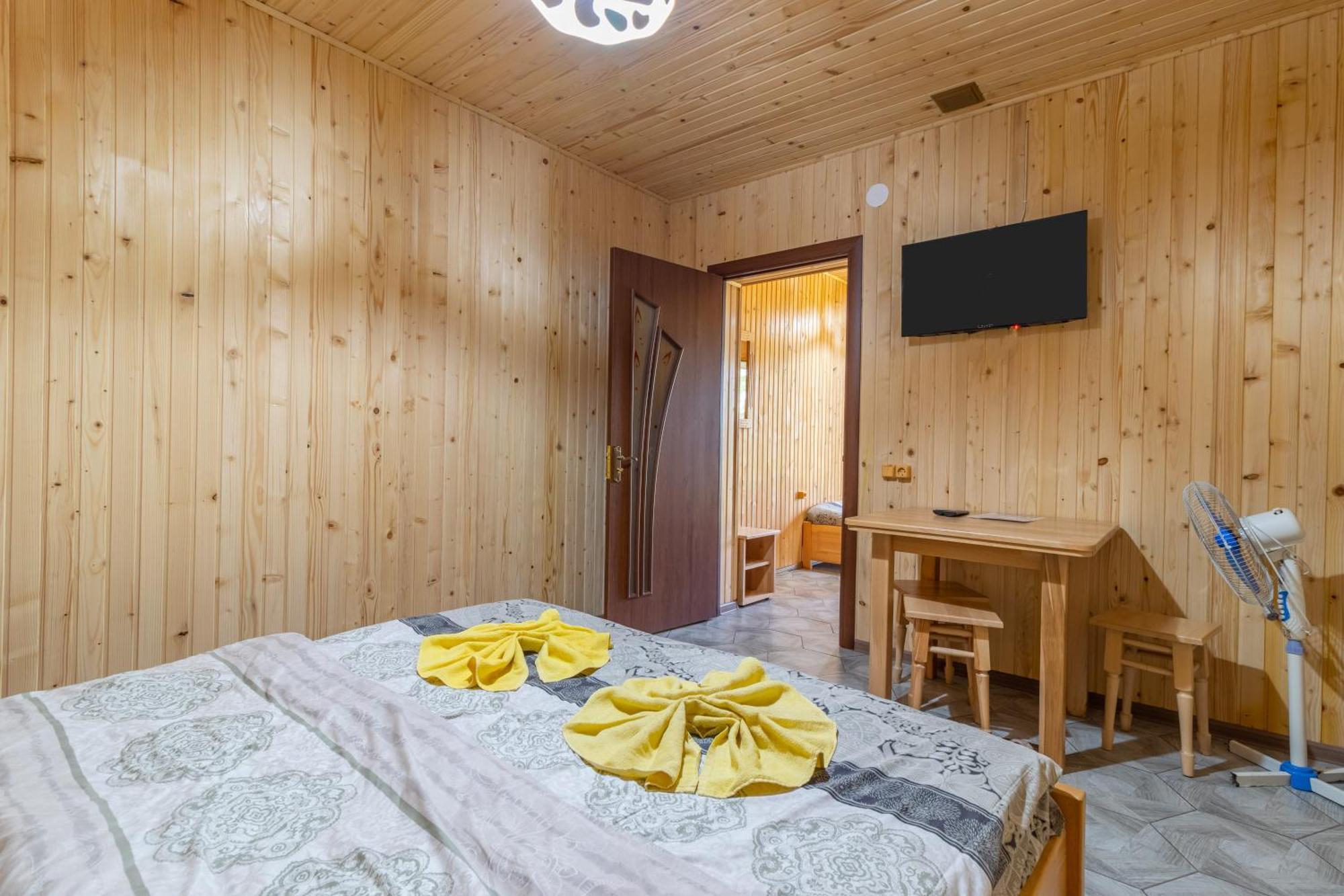 Astoria Hotel Solotvyno Buitenkant foto